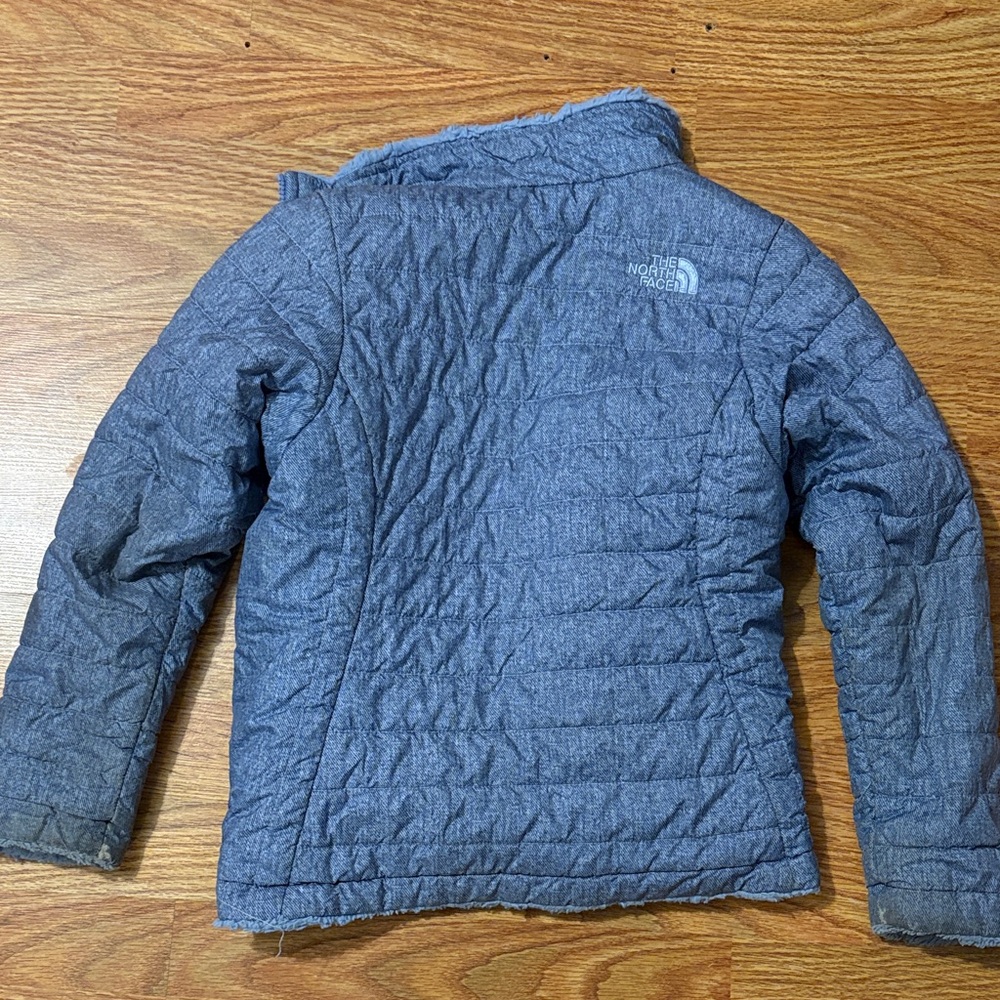 The North Face Blue Quilted Jacket - Picture 2 of 3